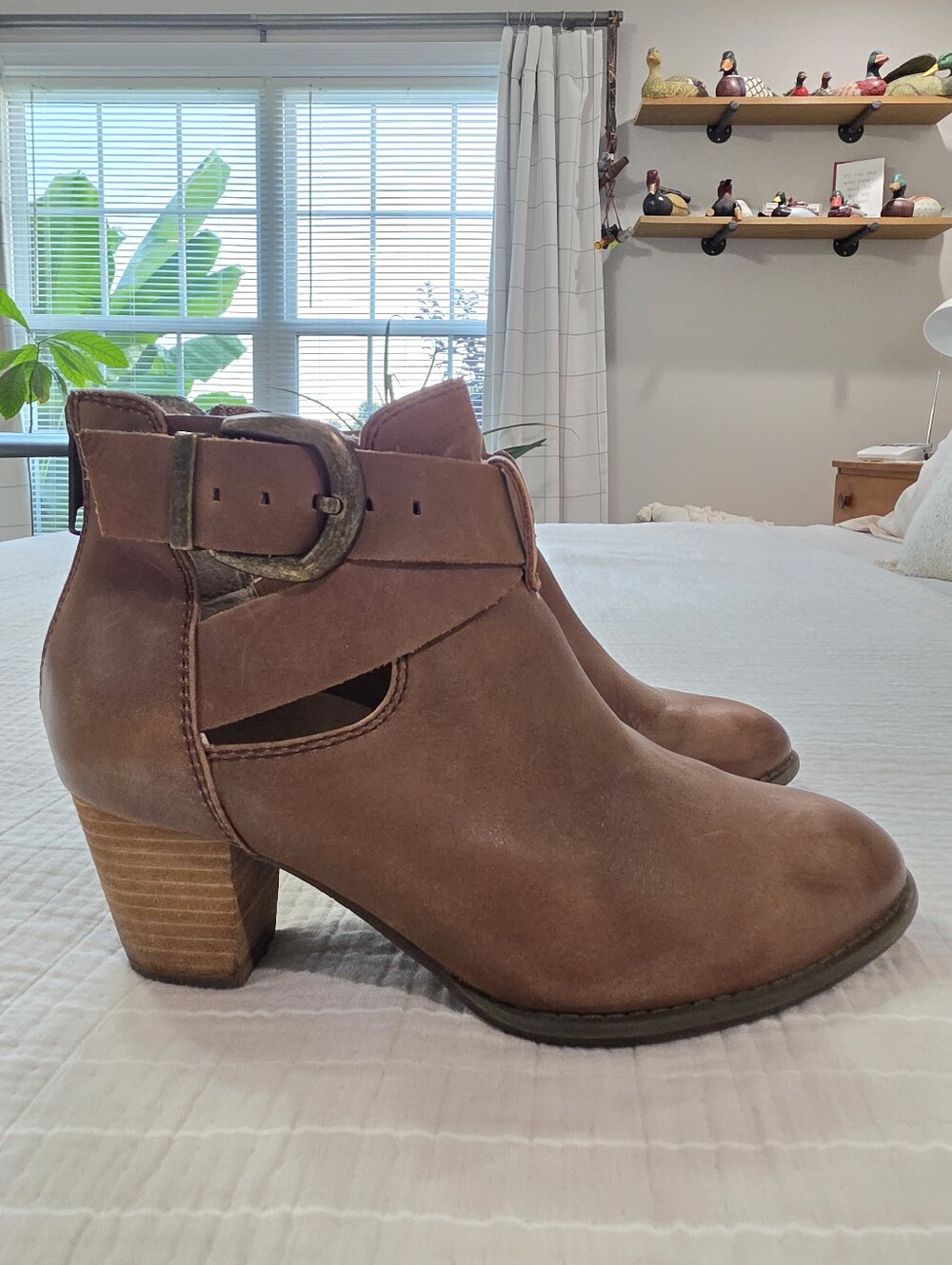 Vionic Rory Brown Leather Ankle Boots Size 7.5